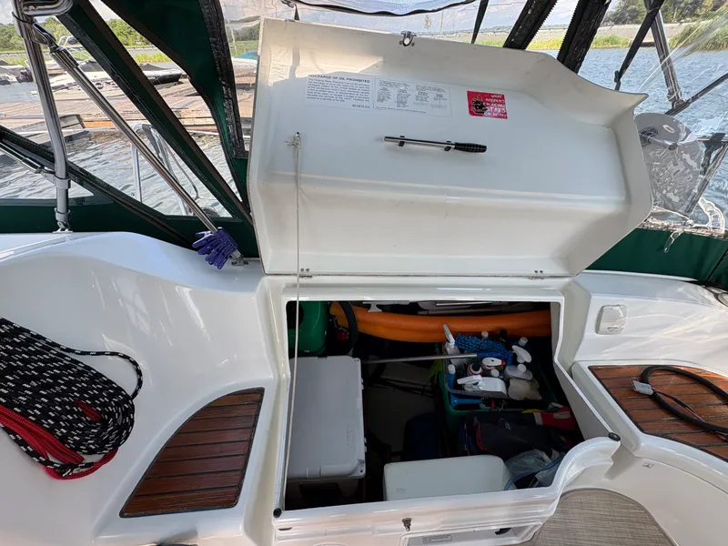 Slide: The Image of 2005 Beneteau 323 - 7842648