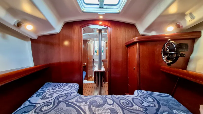 Slide: The Image of 2005 Beneteau 323 - 7842635