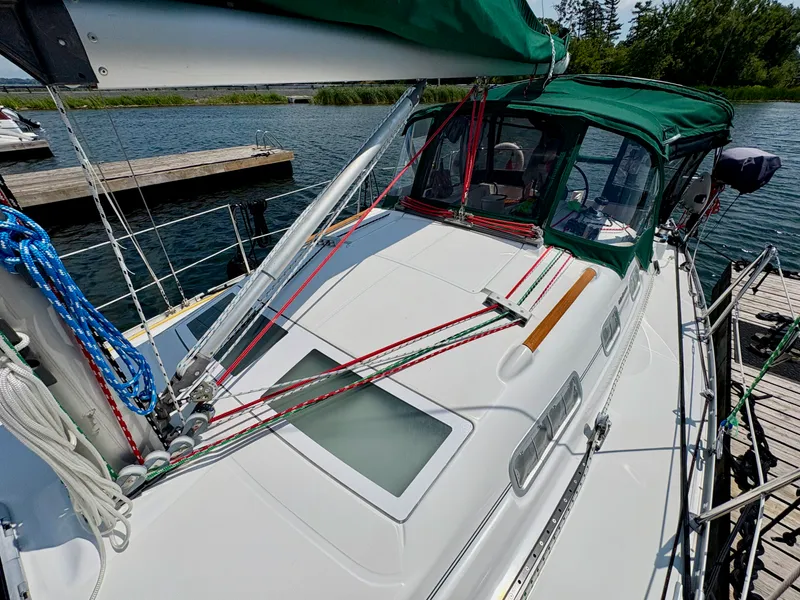 Slide: The Image of 2005 Beneteau 323 - 7842578