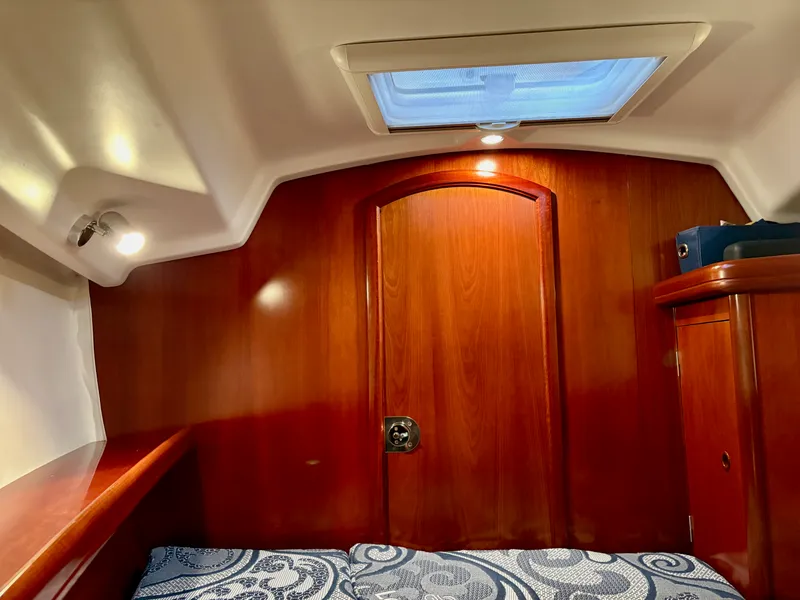 Slide: The Image of 2005 Beneteau 323 - 7842634