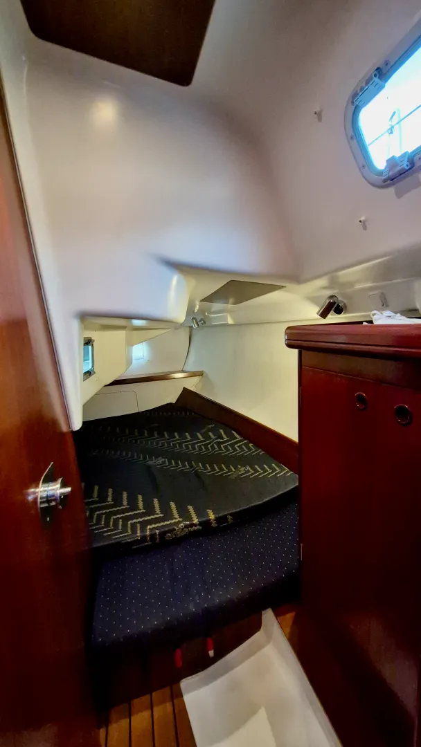 Slide: The Image of 2005 Beneteau 323 - 7842638