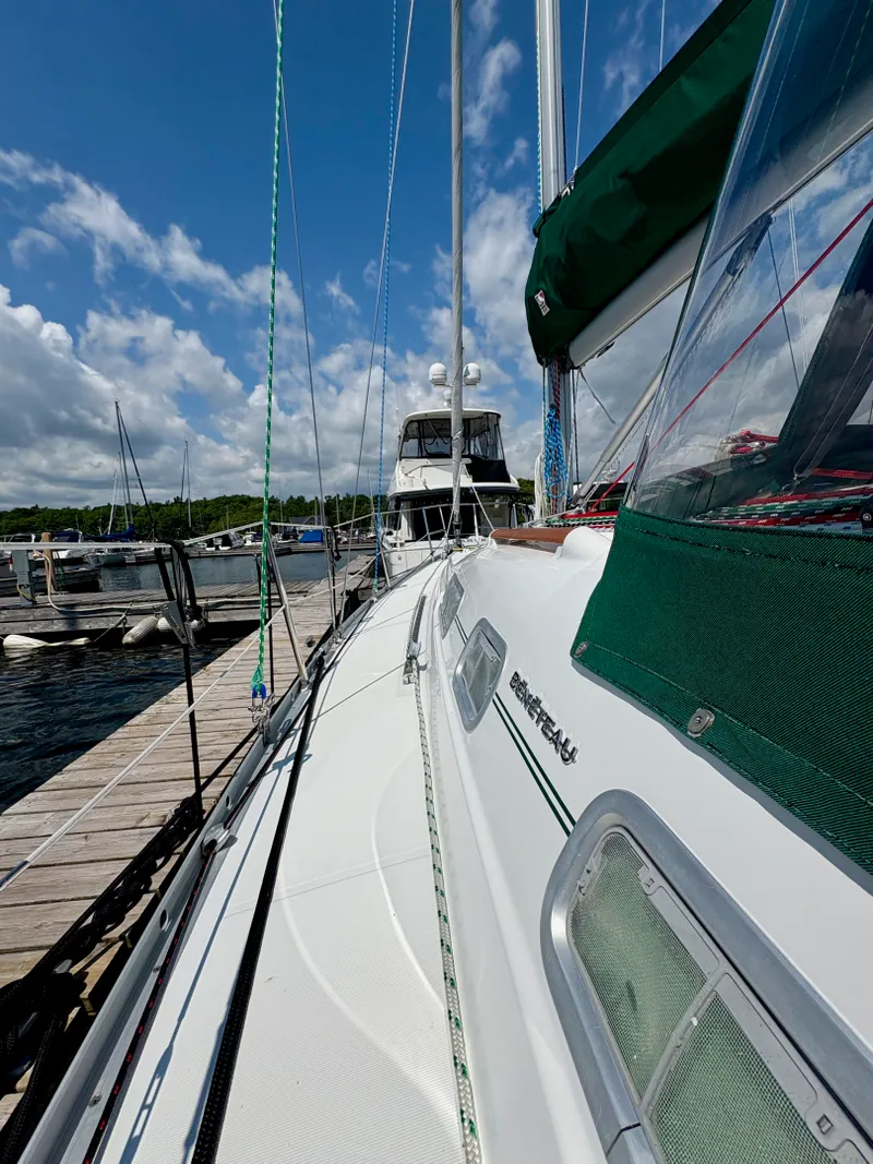 Slide: The Image of 2005 Beneteau 323 - 7842588