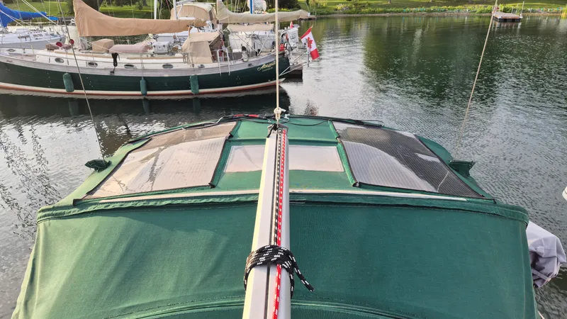 Slide: The Image of 2005 Beneteau 323 - 7842590