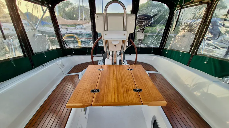 Slide: The Image of 2005 Beneteau 323 - 7842618