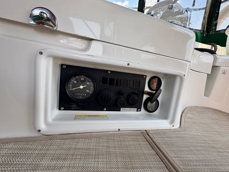 Slide: The Image of 2005 Beneteau 323 - 7842615
