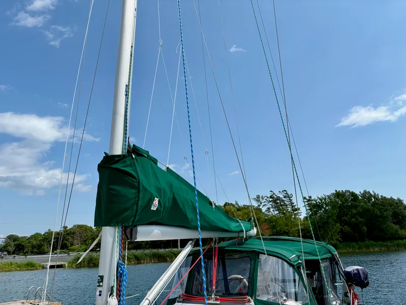 Slide: The Image of 2005 Beneteau 323 - 7842594