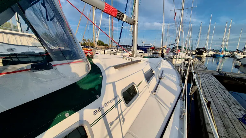 Slide: The Image of 2005 Beneteau 323 - 7842591
