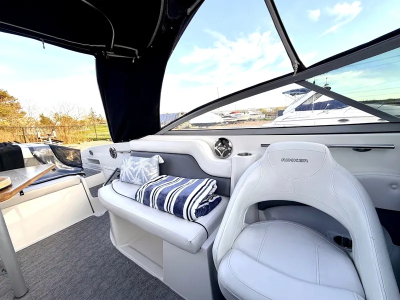 Slide: The Image of 2011 Rinker 296 Captiva - 7842718