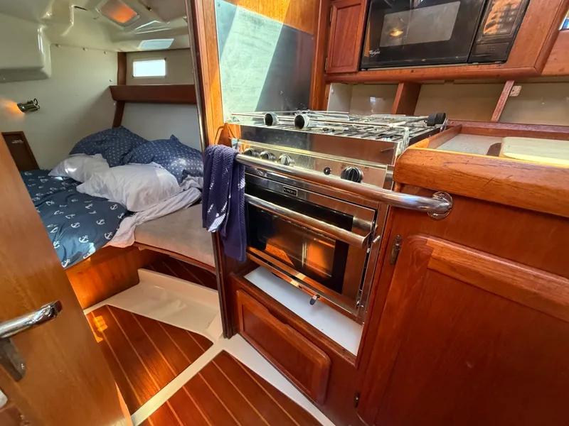 Slide: The Image of 1990 Hunter Legend 37.5 - 7842753