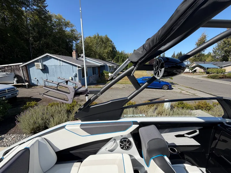 Slide: The Image of 2023 Yamaha Boats 222xe - 7842773