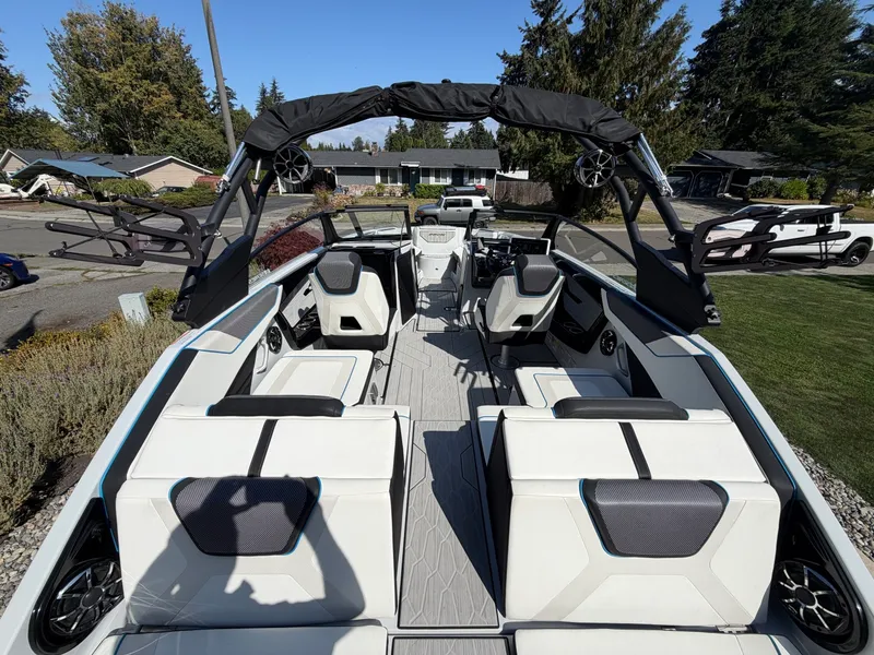 Slide: The Image of 2023 Yamaha Boats 222xe - 7842766