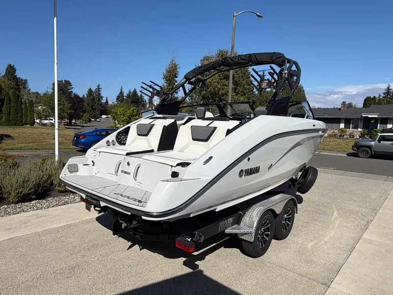 Slide: The Image of 2023 Yamaha Boats 222xe - 7842761