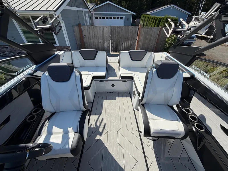 Slide: The Image of 2023 Yamaha Boats 222xe - 7842770