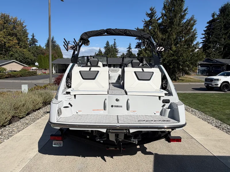 Slide: The Image of 2023 Yamaha Boats 222xe - 7842762