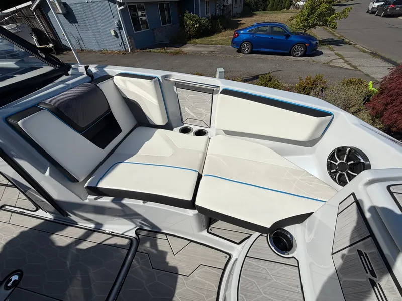 Slide: The Image of 2023 Yamaha Boats 222xe - 7842784