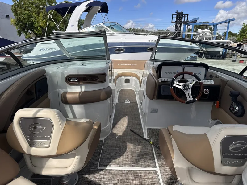 Slide: The Image of Crownline Boats 28 2022 - 7843194