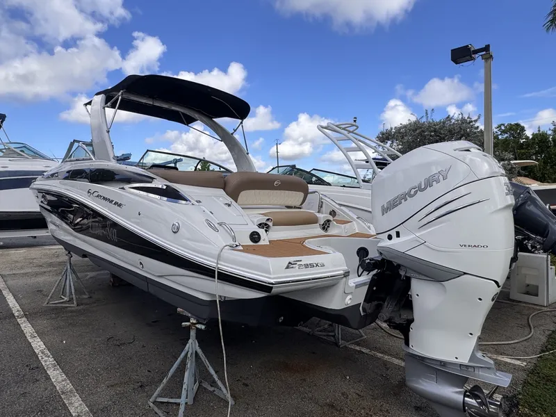 Slide: The Image of Crownline Boats 28 2022 - 7843186