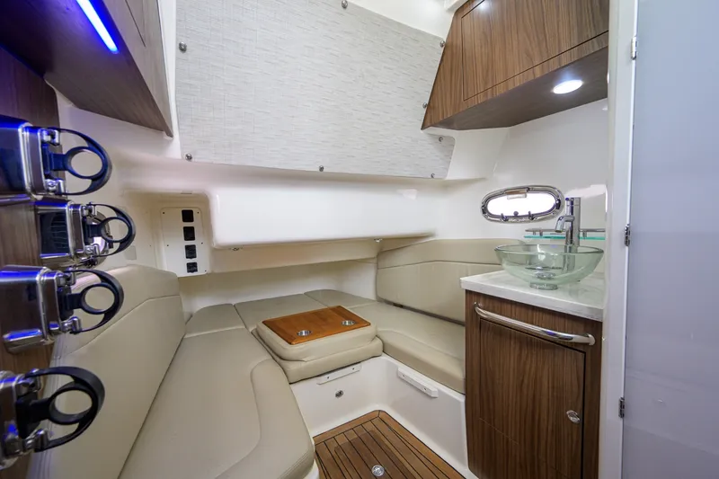 Slide: The Image of Boston Whaler 380 Outrage 2018 - 7843282