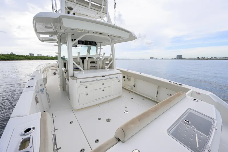 Slide: The Image of Boston Whaler 380 Outrage 2018 - 7843307