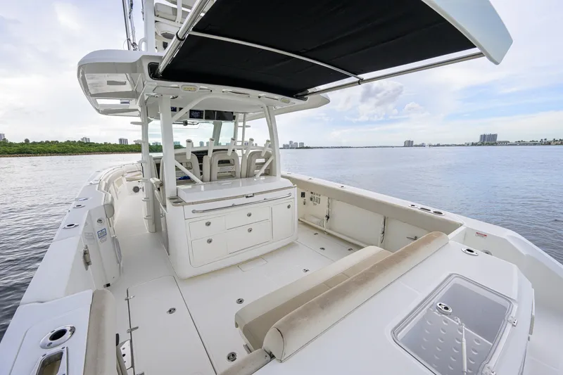 Slide: The Image of Boston Whaler 380 Outrage 2018 - 7843304