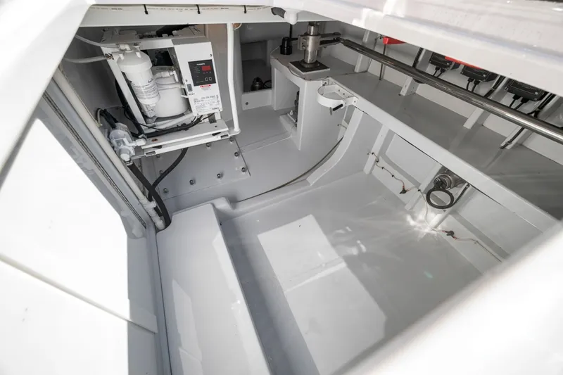 Slide: The Image of Merritt Yachts Sport Fish 1995 - 7843596