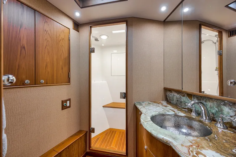 Slide: The Image of Merritt Yachts Sport Fish 1995 - 7843612