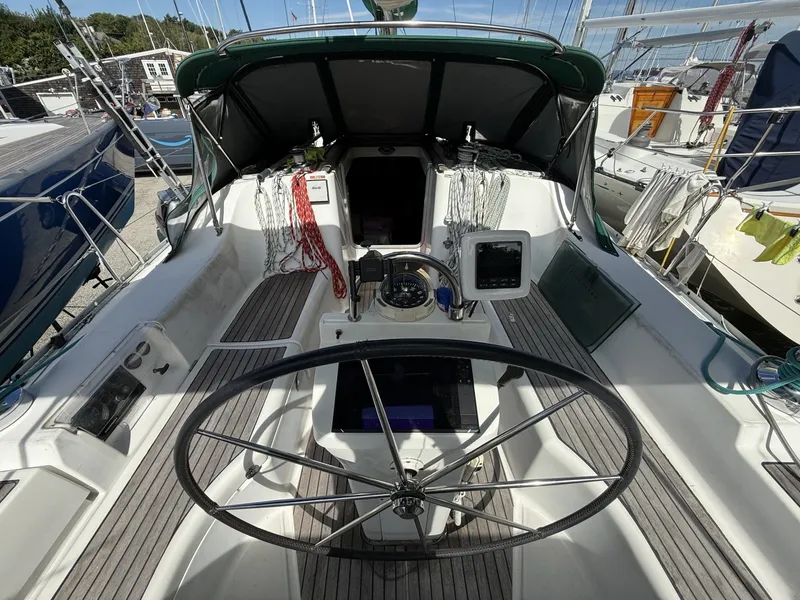 Slide: The Image of Beneteau 393 2003 - 7843636
