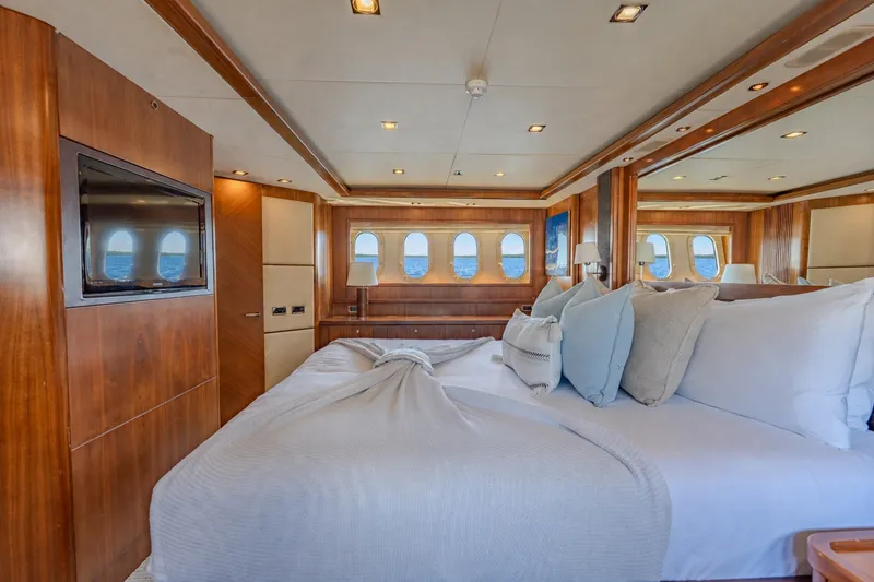 Slide: The Image of Sunseeker 105 Yacht 2004 - 7844496