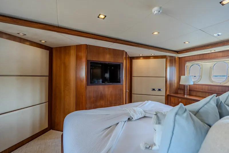 Slide: The Image of Sunseeker 105 Yacht 2004 - 7844498