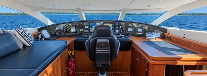 Slide: The Image of Sunseeker 105 Yacht 2004 - 2