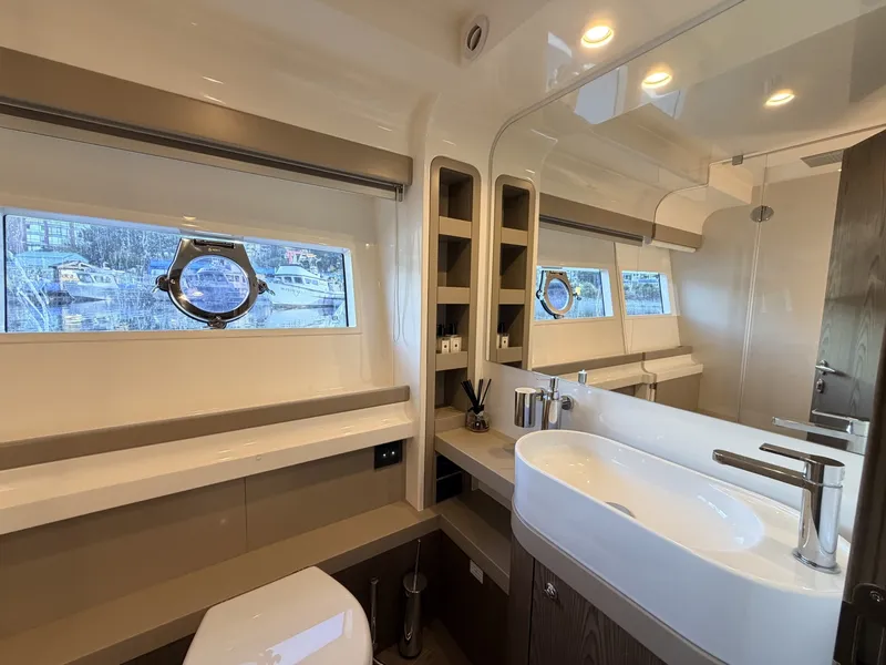 Slide: The Image of Ferretti 550 Fly 2020 - 7928068