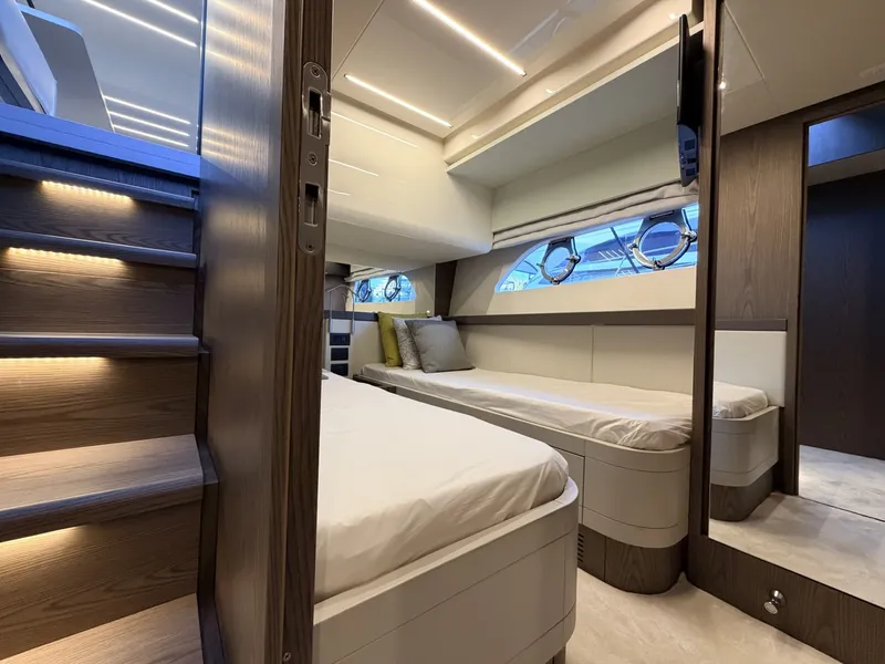 Slide: The Image of Ferretti 550 Fly 2020 - 7928065