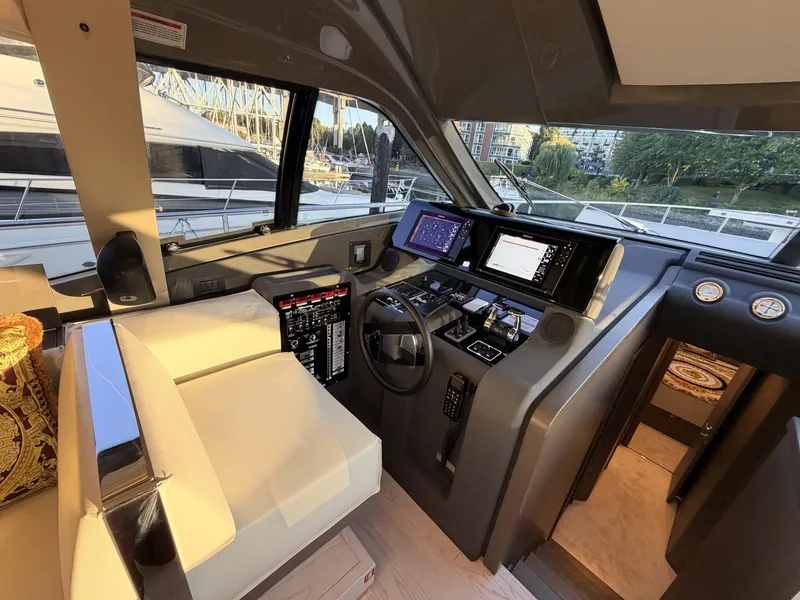 Slide: The Image of Ferretti 550 Fly 2020 - 7928047