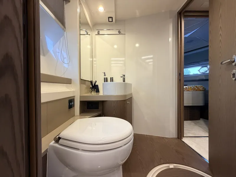 Slide: The Image of Ferretti 550 Fly 2020 - 7928070