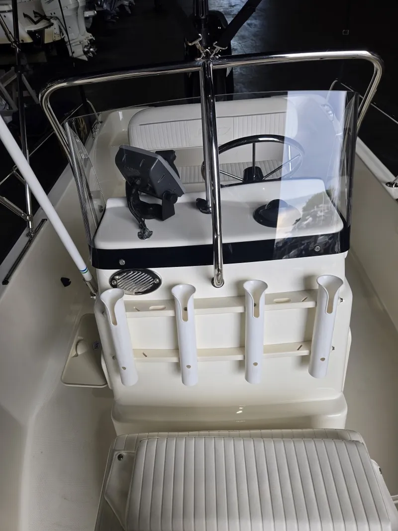 Slide: The Image of Boston Whaler 170 Montauk 2010 - 7844733