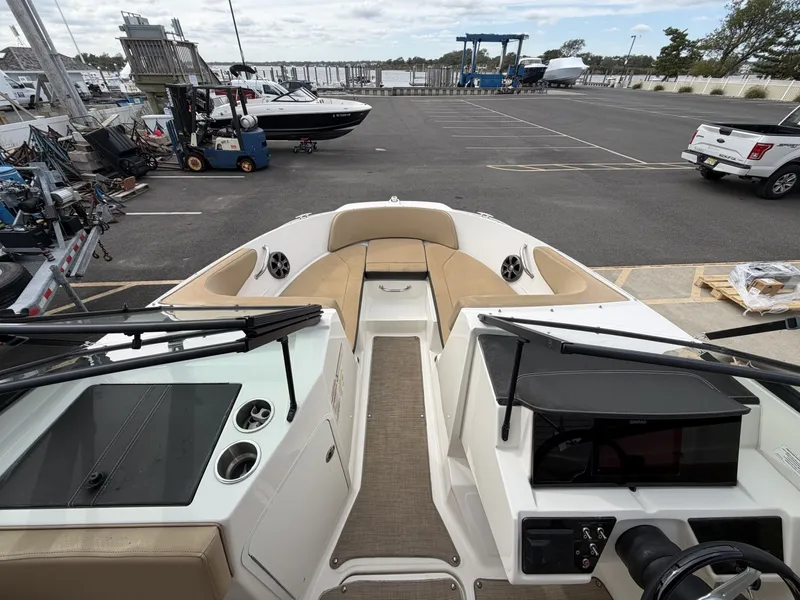 Slide: The Image of Sea Ray SPX 210 Outboard 2020 - 7847683
