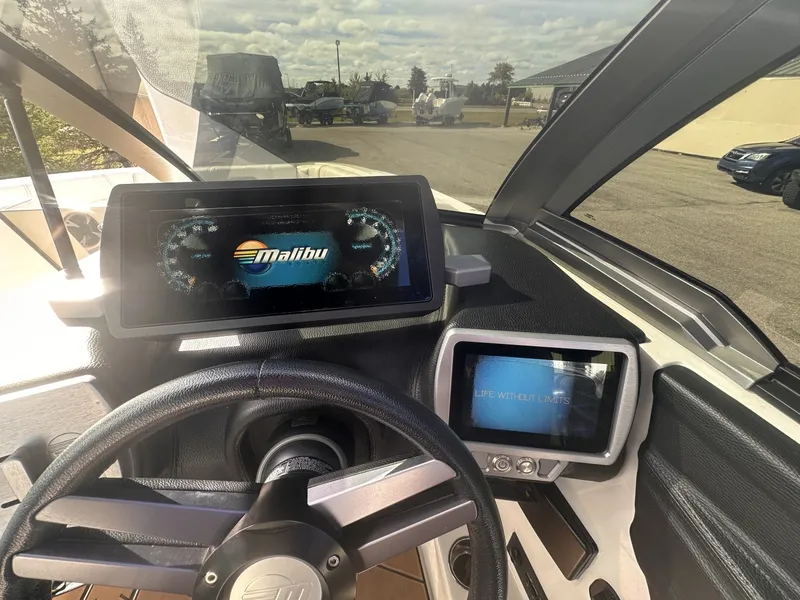 Slide: The Image of Malibu 21 MLX WakeSetter 2019 - 7848105