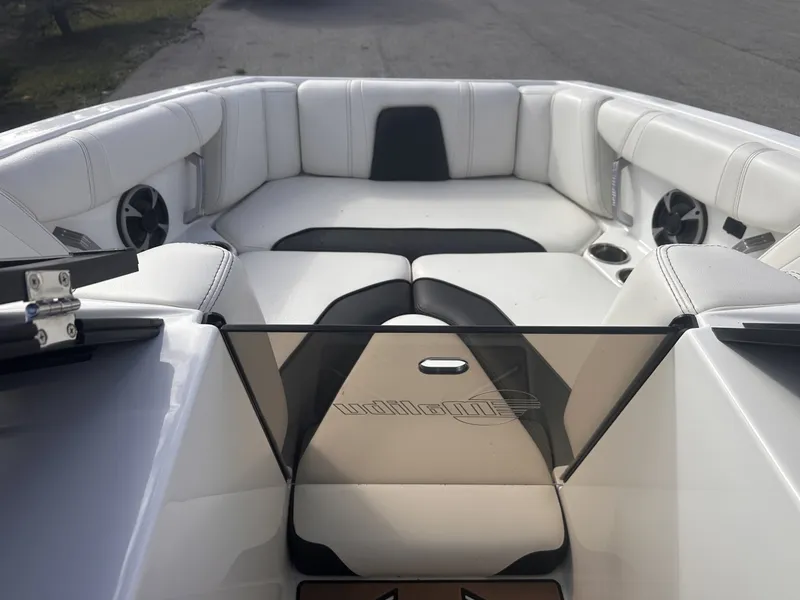 Slide: The Image of Malibu 21 MLX WakeSetter 2019 - 7848099