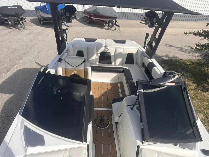Slide: The Image of Malibu 21 MLX WakeSetter 2019 - 7848101