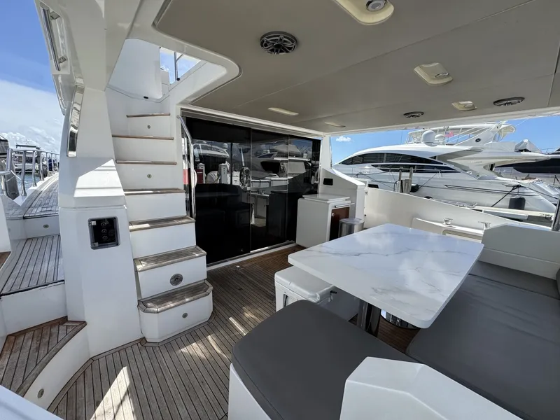 Slide: The Image of Azimut Fly 2018 - 8144782