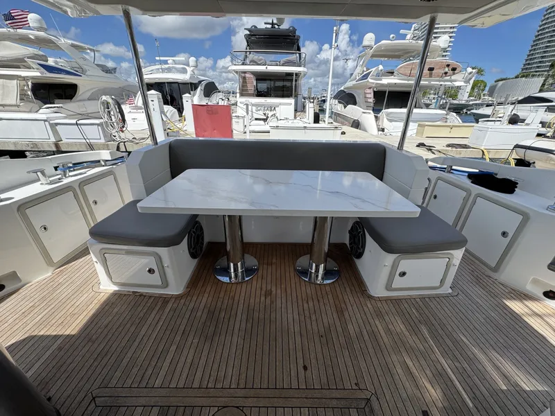 Slide: The Image of Azimut Fly 2018 - 8144783