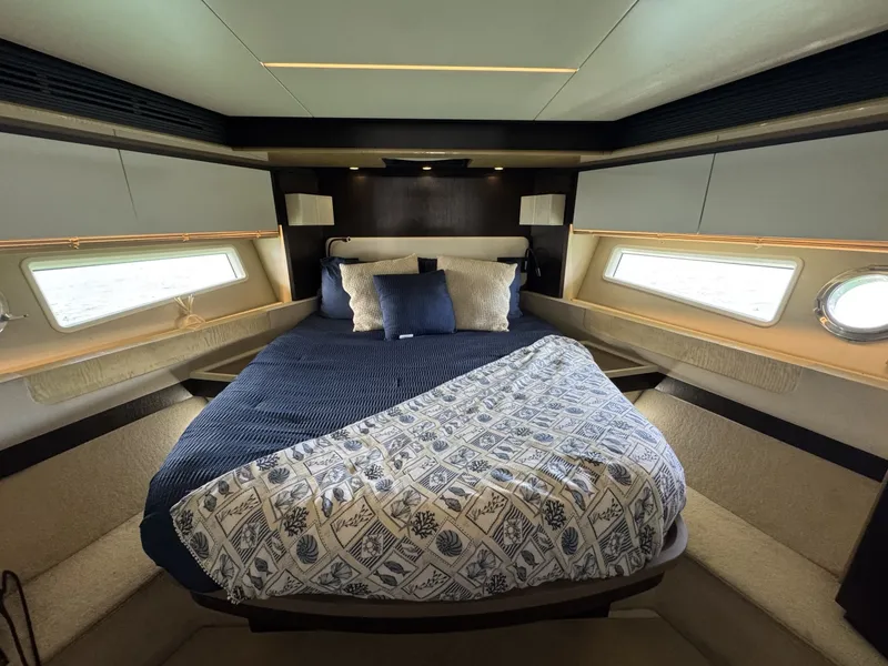Slide: The Image of Azimut Fly 2018 - 8144791