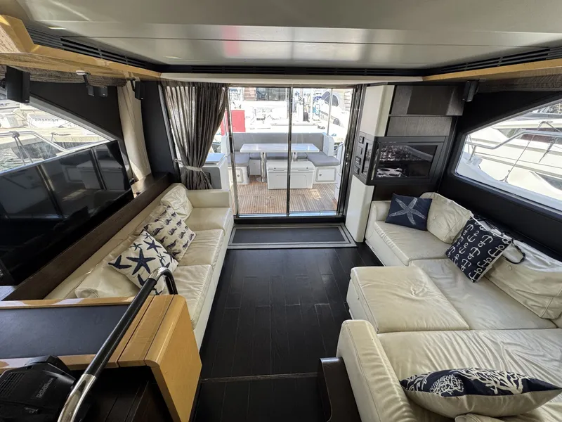 Slide: The Image of Azimut Fly 2018 - 8144786