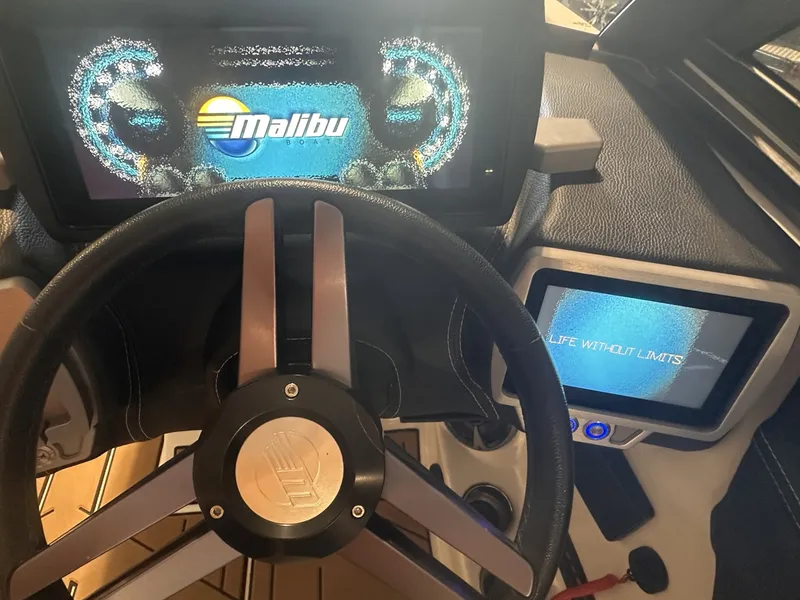 Slide: The Image of Malibu 21 2019 - 7849089