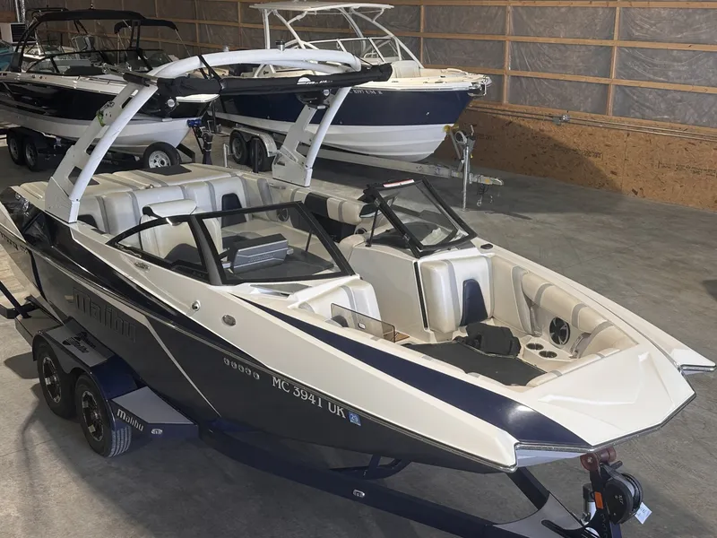 Slide: The Image of Malibu 21 2019 - 7849079