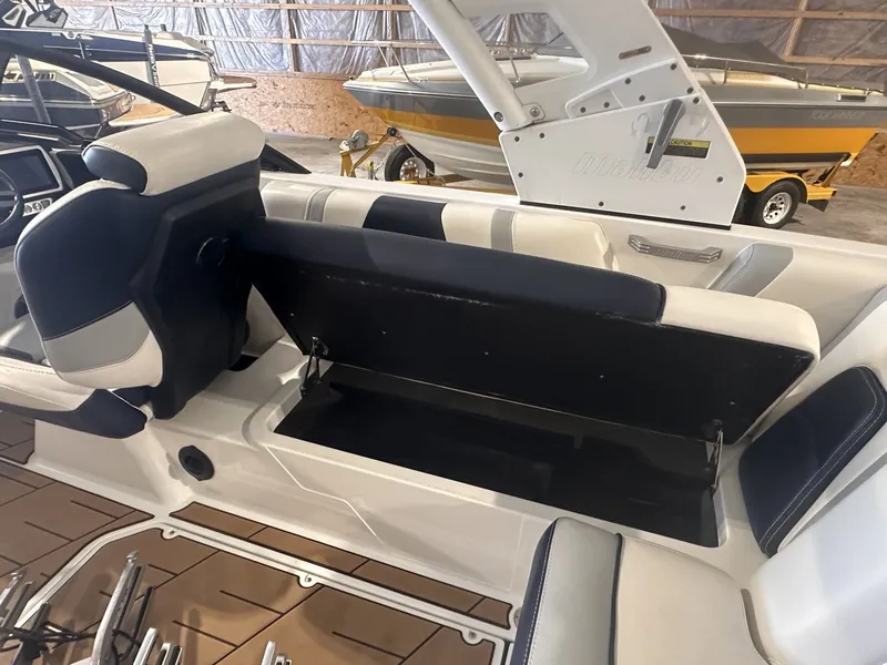 Slide: The Image of Malibu 21 2019 - 7849097
