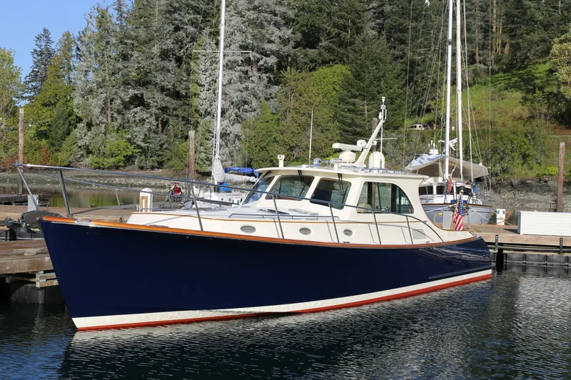 The Image of Hinckley Yachts Talaria 44 2009 - 7849103