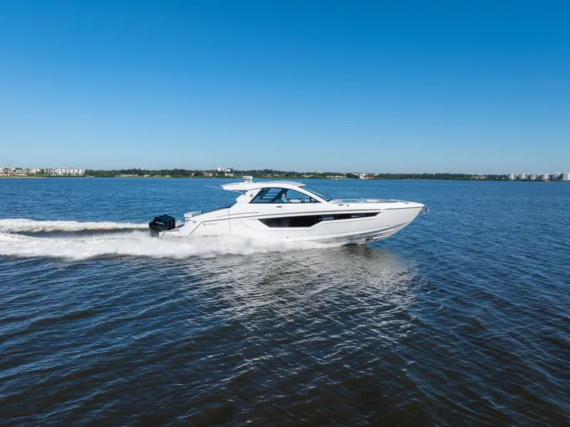 Slide: The Image of Cruisers 50 GLS OB 2027 - 8227578