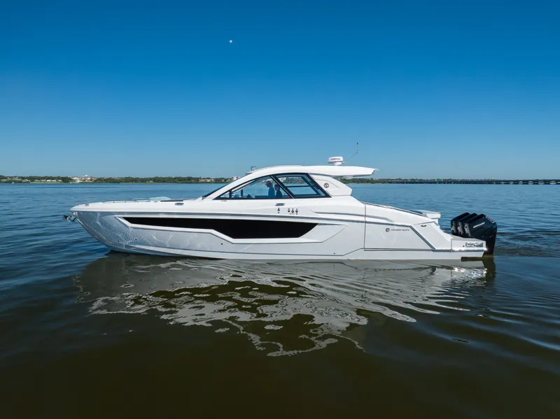 Slide: The Image of Cruisers 50 GLS OB 2027 - 8227638