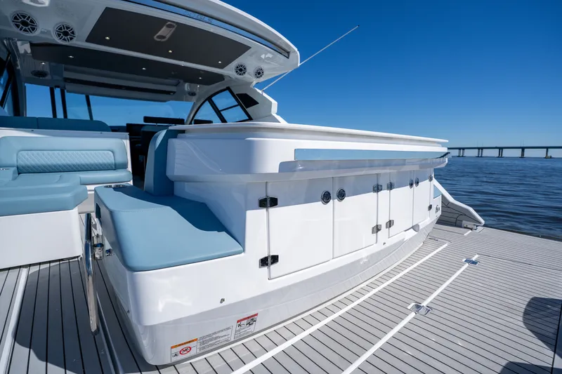 Slide: The Image of Cruisers 50 GLS OB 2027 - 8227588